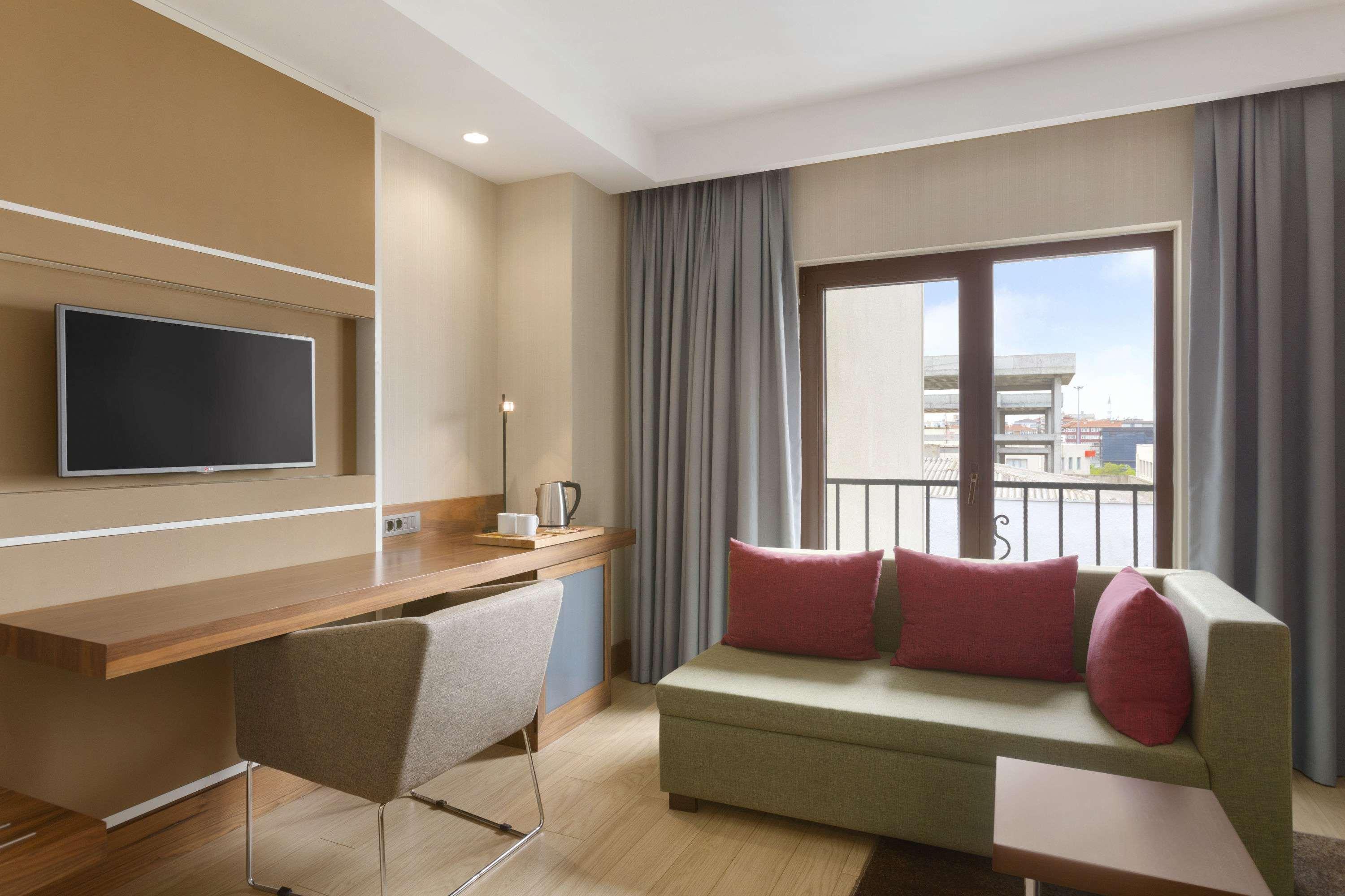 Ramada By Wyndham Istanbul Florya Hotel Exterior photo